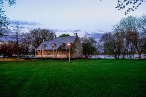 Waterfront home in Clarksville TN