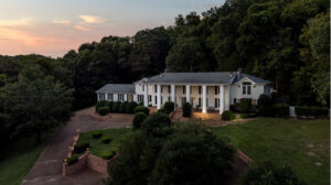 Picture of Estate home in Goodlettsville TN currently for sale