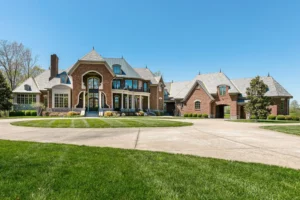 Large brick mansion for sale in Ashland City TN